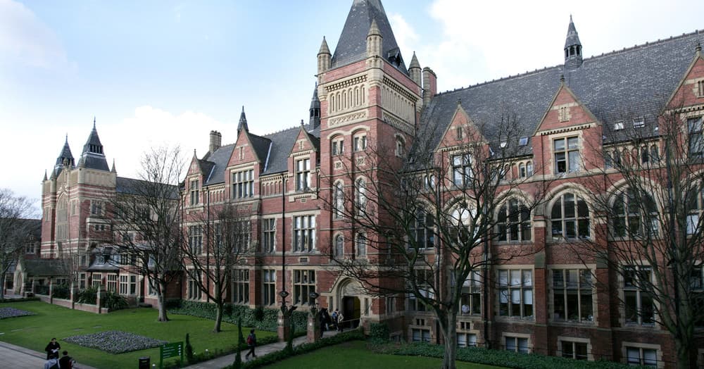 EP Leeds اللغة الإنجليزية العامة شبه المكثفة - Uni4edu