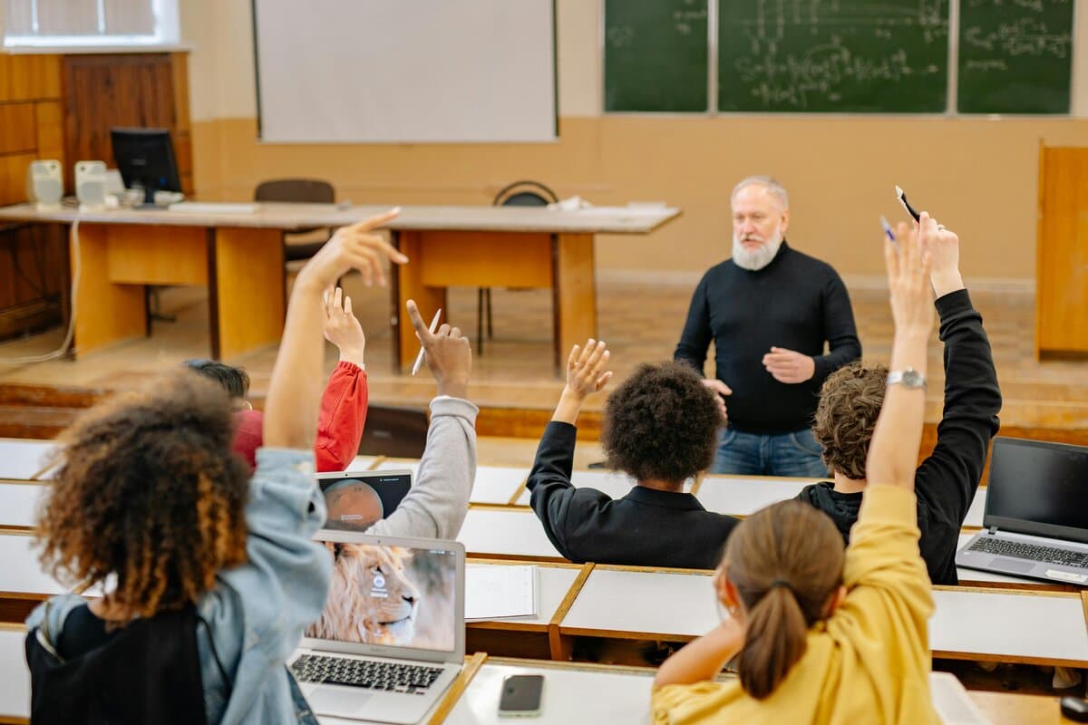 علم البيانات في الأعمال - Uni4edu