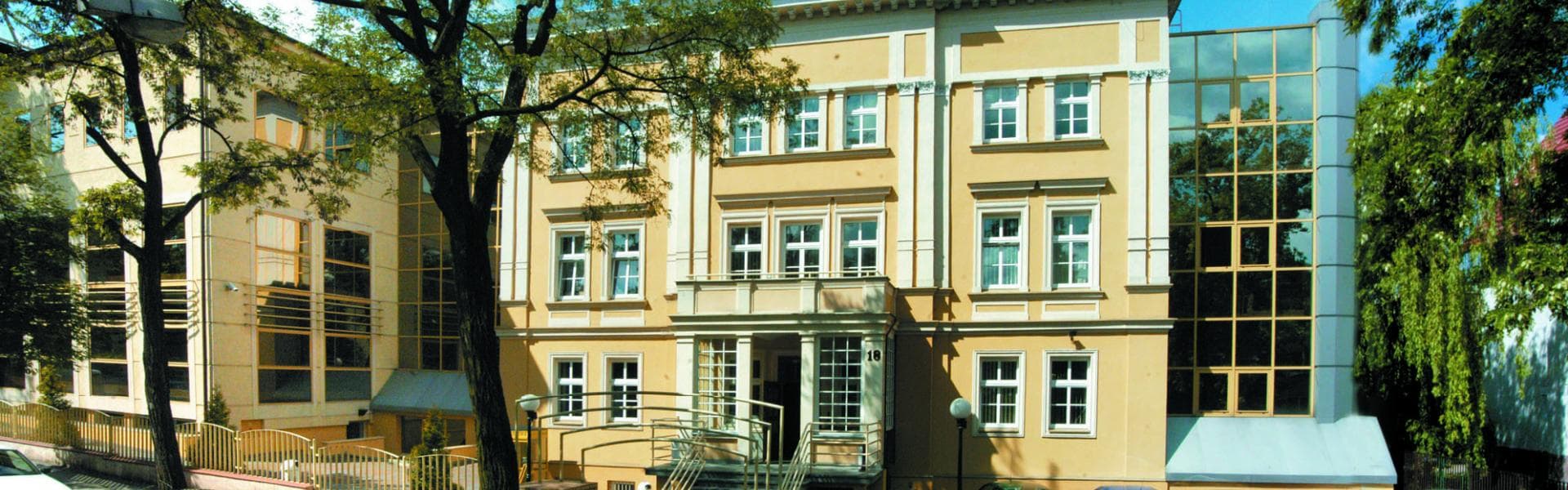 أكاديميا ناوك ستوسوانيتش WSZiA w Opolu - Uni4edu