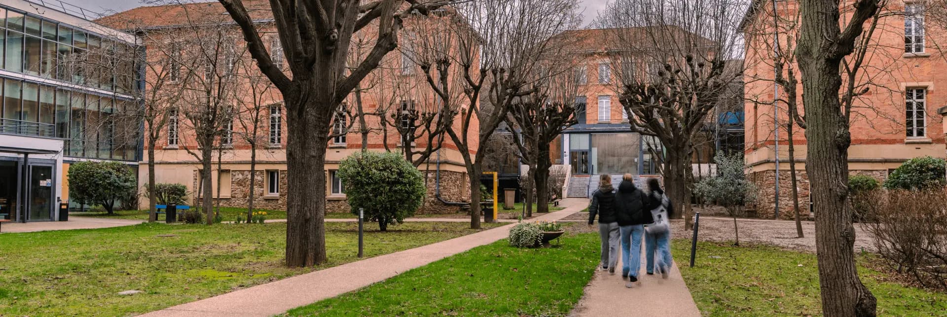 Shule ya Usimamizi Uliotumika - Uni4edu