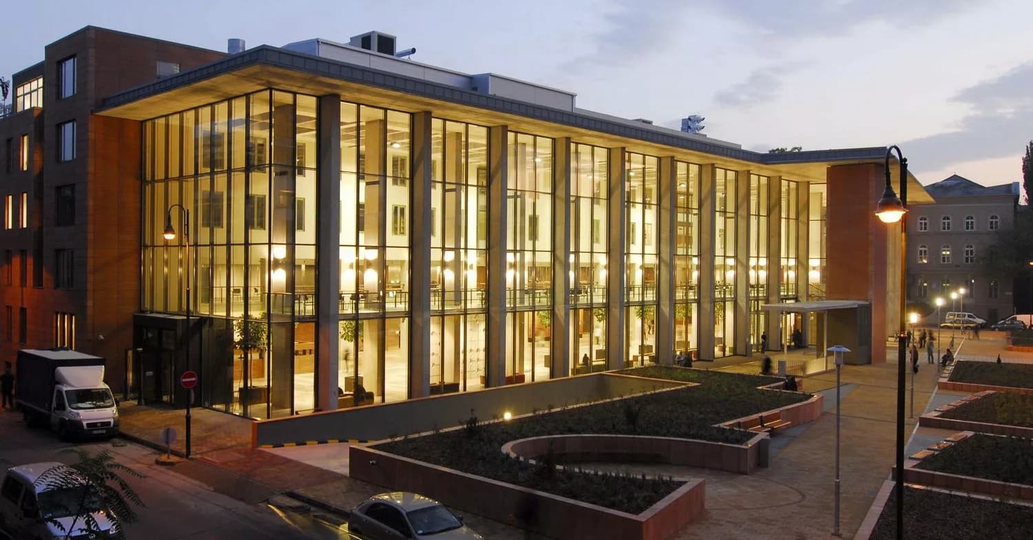 Semmelweis University - Uni4edu