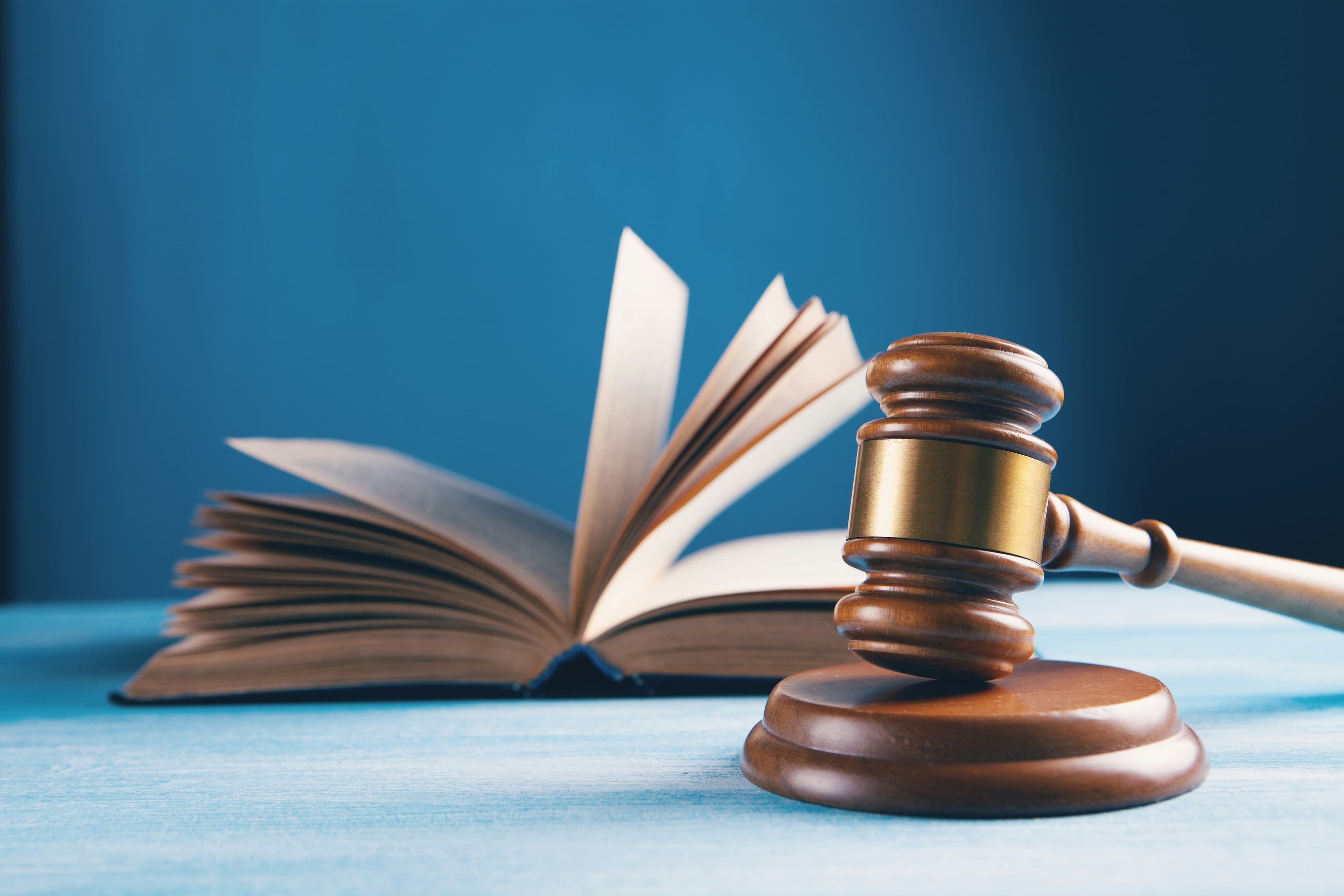 Law with French LLB - Uni4edu