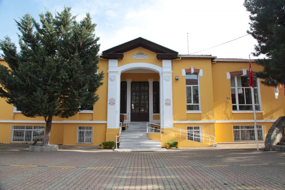 Mahusiano ya Umma na Utangazaji - Uni4edu