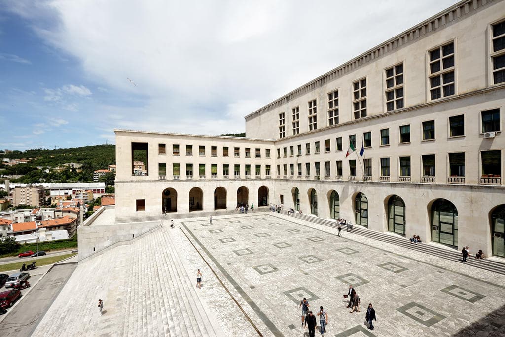 Architecture - Uni4edu