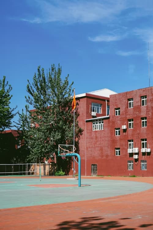 Domus Akademisi - Uni4edu