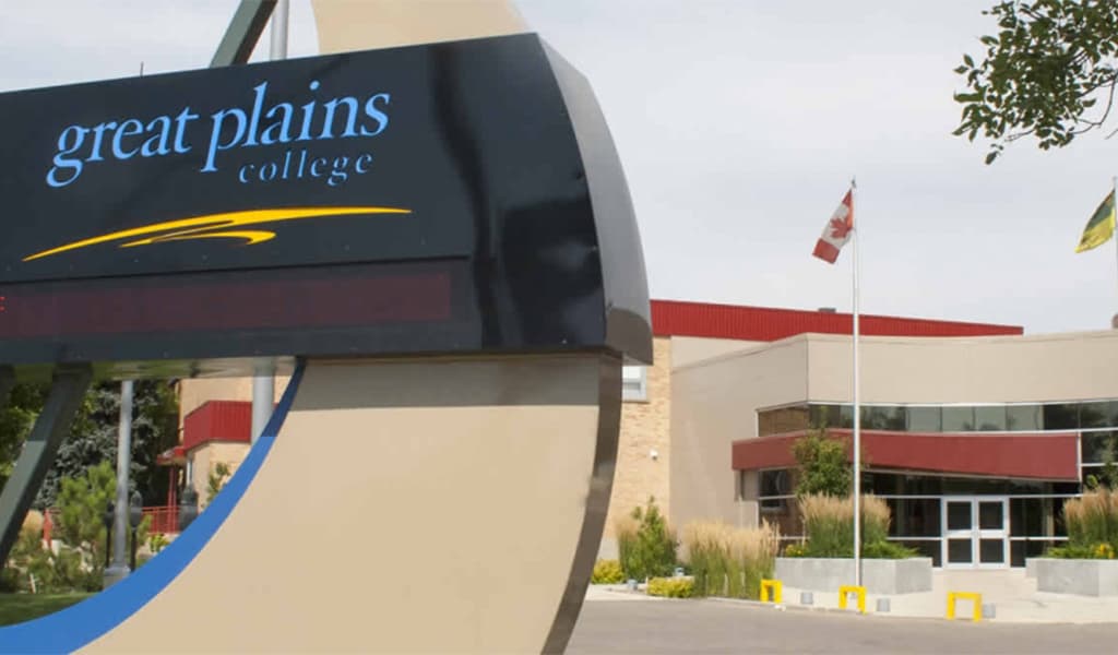 كلية جريت بلينز - Uni4edu