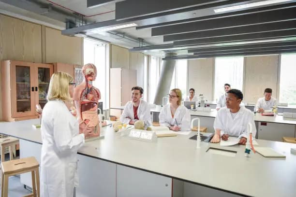 لندن سکول آف ہائیجین اینڈ ٹراپیکل میڈیسن - Uni4edu