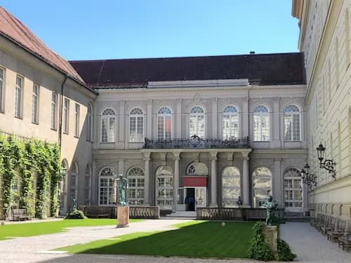 लुडविग मैक्सिमिलियन यूनिवर्सिटी ऑफ म्यूनिख (एलएमयू) - Uni4edu