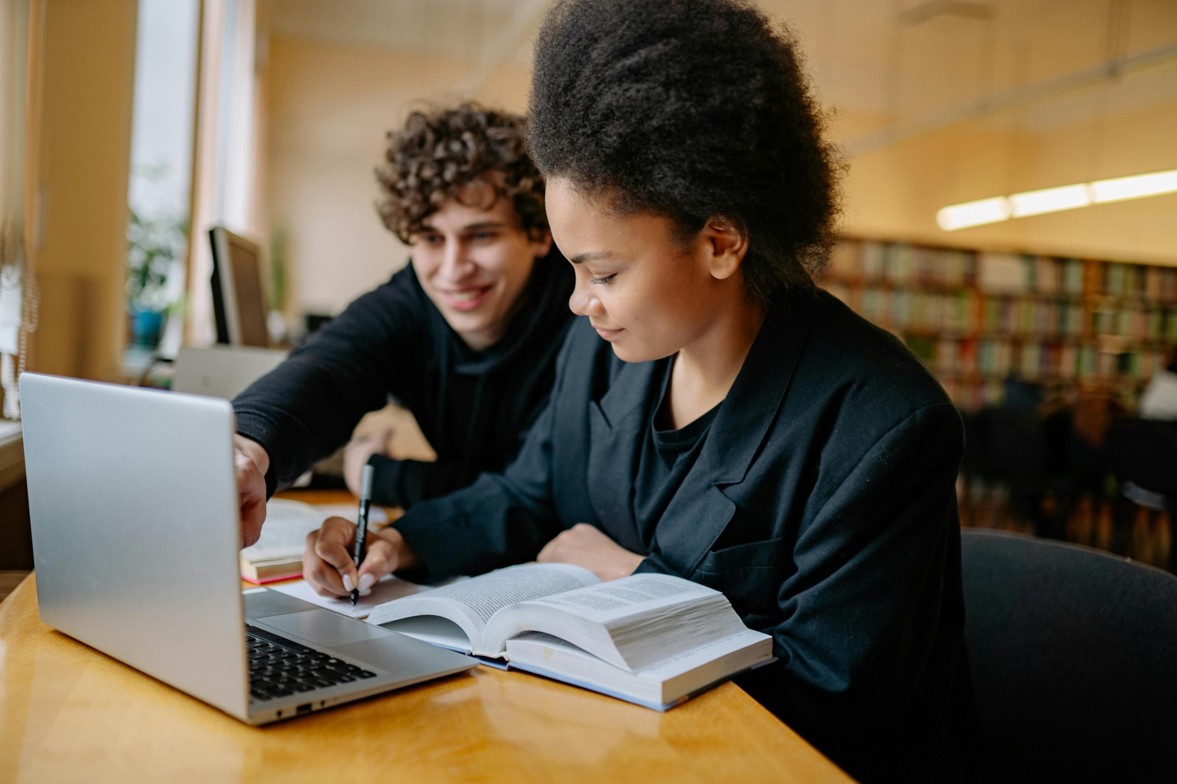 Dijital Burslu Yüksek Lisans Programı - Uni4edu